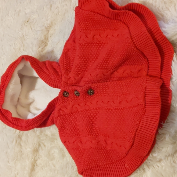 Carter's red cape size 6 months - Picture 5 of 12